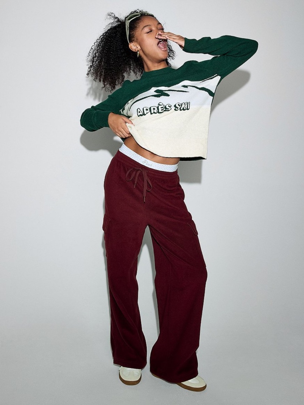 VICTORIA SECRET PINK
COLLEGIATE KNIT
CREWNECK SWEATER - Picture 2 of 9